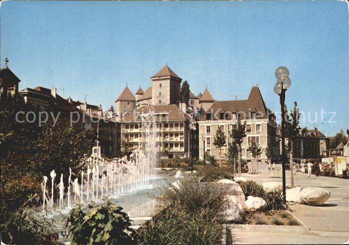 Annecy Haute-Savoie Le quai de Bayreuth Chateau