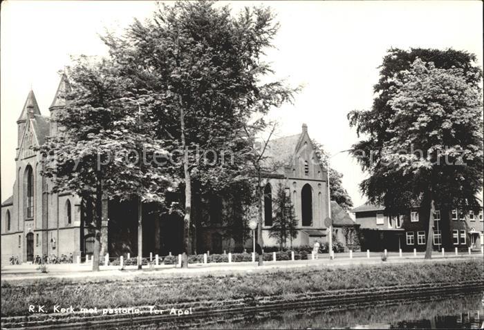 Ter Apel Kerk met pastorie