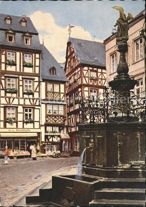 BERNKASTEL-KUES Berncastel Rheinland-Pfalz Marktbrunnen