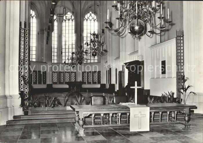 Nijmegen Grote of Sankt Stevenskerk Avondmaalstafel en koor