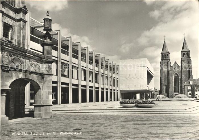 Arnhem Sdadhuis en Sankt Walburgskerk