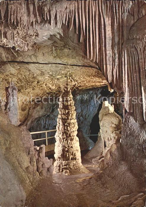 Hoehlen Caves Grottes Dechenhöhle Kaiserhalle