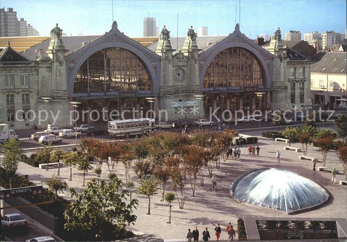 Tours Indre-et-Loire Place Marechal Leclerc jardin Leonard Vinci