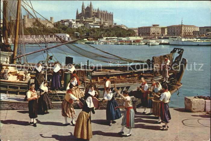 Palma de Mallorca Agrupacion folklorica Aires Mallorquins Pont Inca Catedral Lon