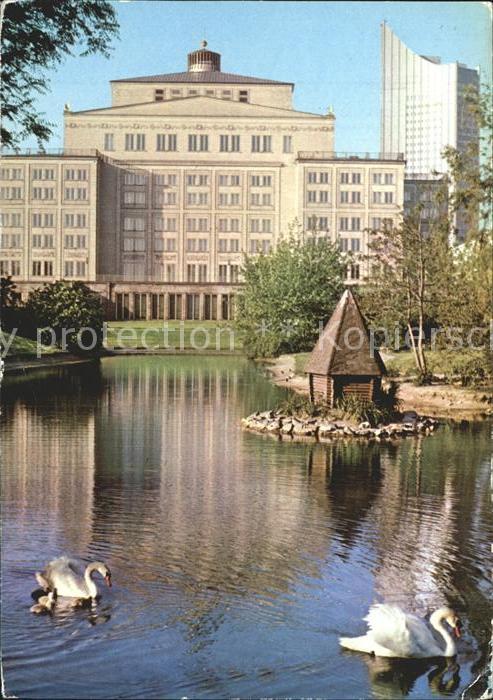 LEIPZIG Sachsen Schwanenteich mit Oper
