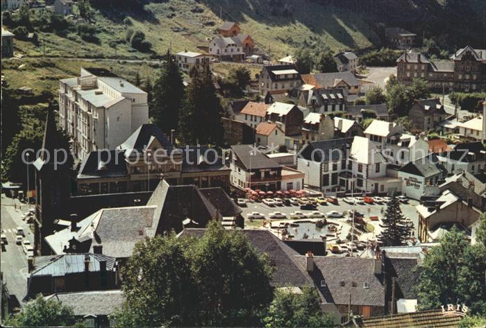 Mont-Dore Station thermale et touristique Ve sur l'eglise et la place des Moulin