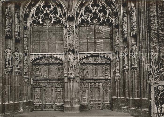 Ulm Donau Muenster Hauptportal mit Schmerzensmann