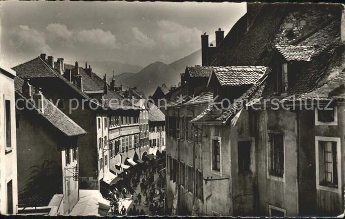 Le Vieil Annecy Rue S Claire Jour de Marche