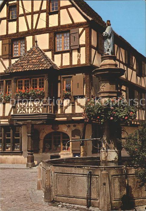 Turckheim Haut Rhin Fachwerkhaus mit Brunnen