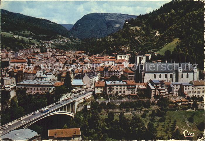 Saint-Claude Jura Fliegeraufnahme avec pont et cathedrale
