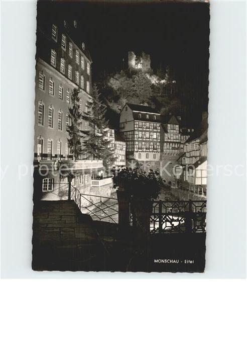 Monschau Montjoie NRW Rotes Haus mit Ruine Haller