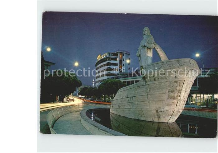 Abano Terme Monumento a Cristoforo Colombo Notturno