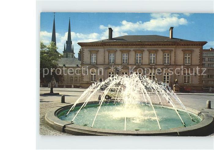 Luxemburg Luxembourg Hotel de Ville Springbrunnen