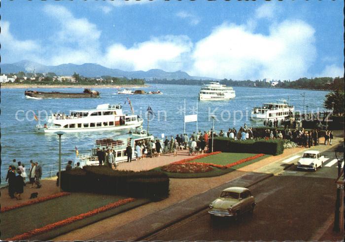 Bonn Rhein Rheinpromenade mit Blick ins Siegengebirge
