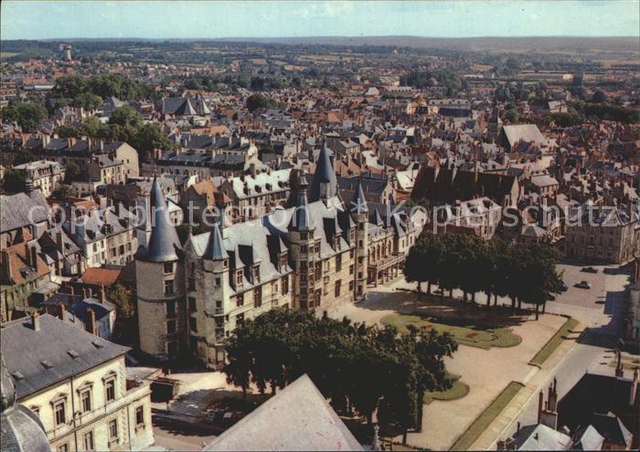 Nevers 58 Premier plan Palais ducal