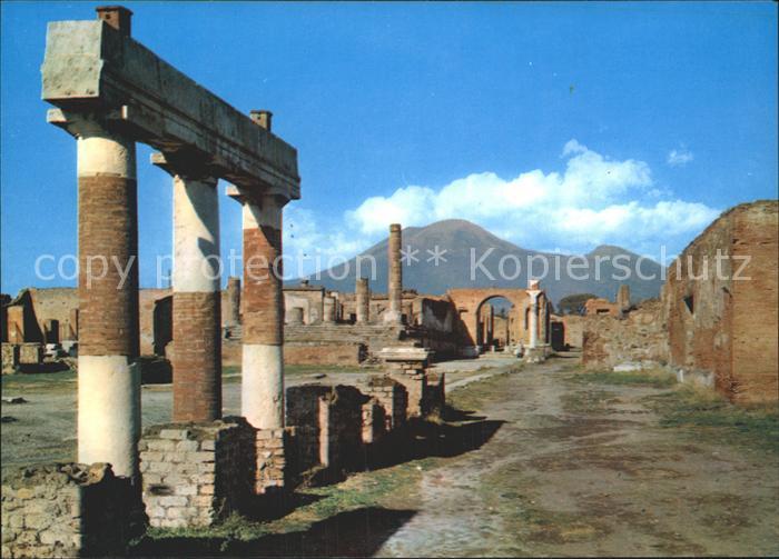 Pompei Forum oestliche Saeulenhalle