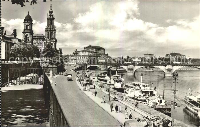 DRESDEN Elbe Dimitroffbruecke Dampferanlegestelle Kathedrale Staendehaus Oper