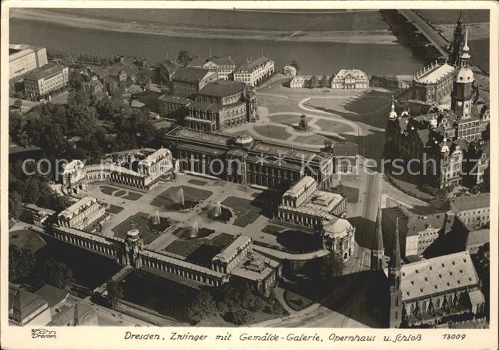 DRESDEN Elbe Zwinger mit Gemaeldegalerie Opernhaus und Schloss