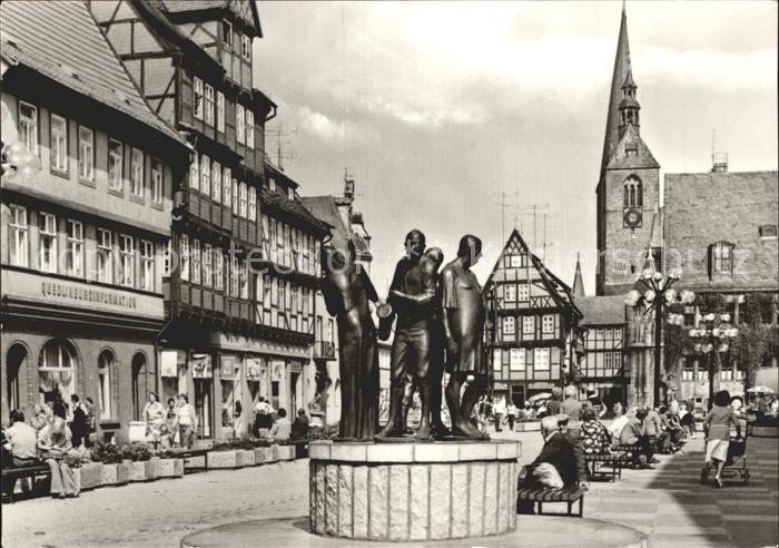 Quedlinburg Harz Marktplatz mit Muenzenberger Musikanten