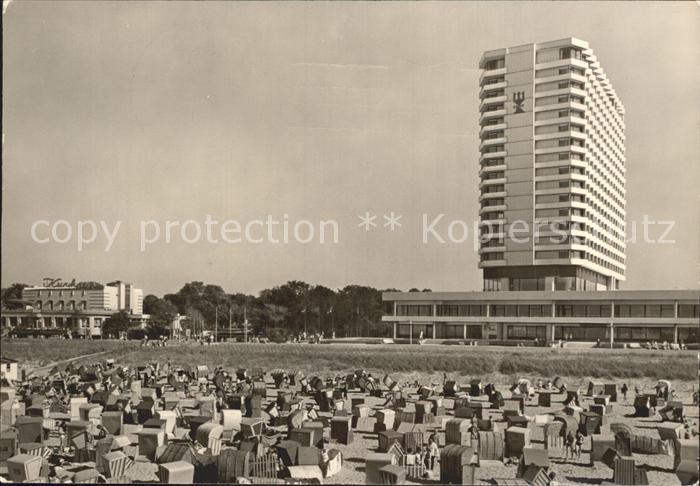 Rostock-Warnemuende Hotel Neptun Strandpartie