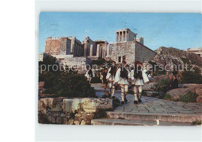 Leibgarde Wache Evzonen Propyläen Akropolis Athen