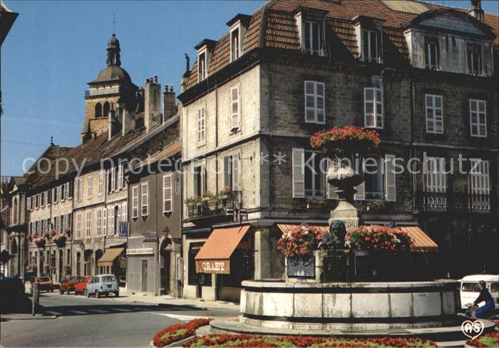 Arbois Place de la Liberte Fontaine