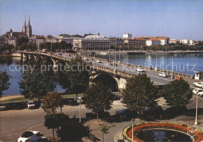 Bayonne 64 Pont Saint Esprit sur l'Adour Theatre Cathedrale