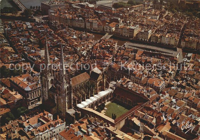 Bayonne 64 Cathedrale Cloitre Nive Theatre Grand Pont sur l'Adour vue aerienne