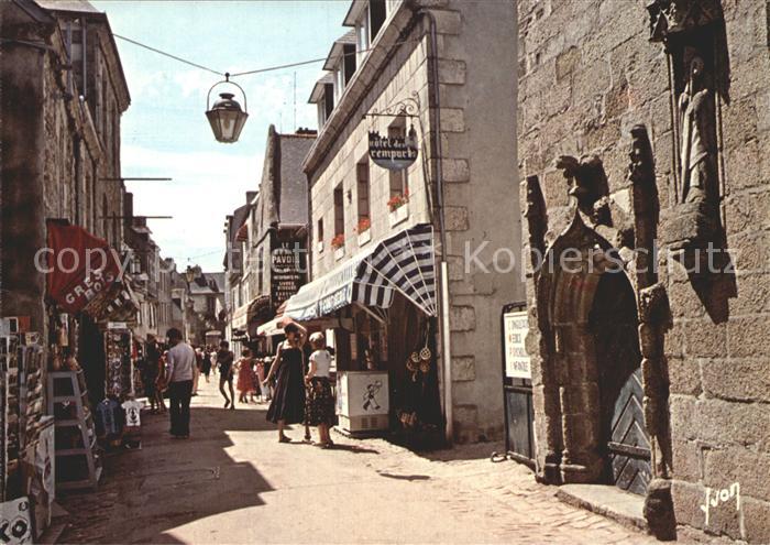 Concarneau Finistere Rue Principale de la Ville Close Porche de la Chapelle Sain