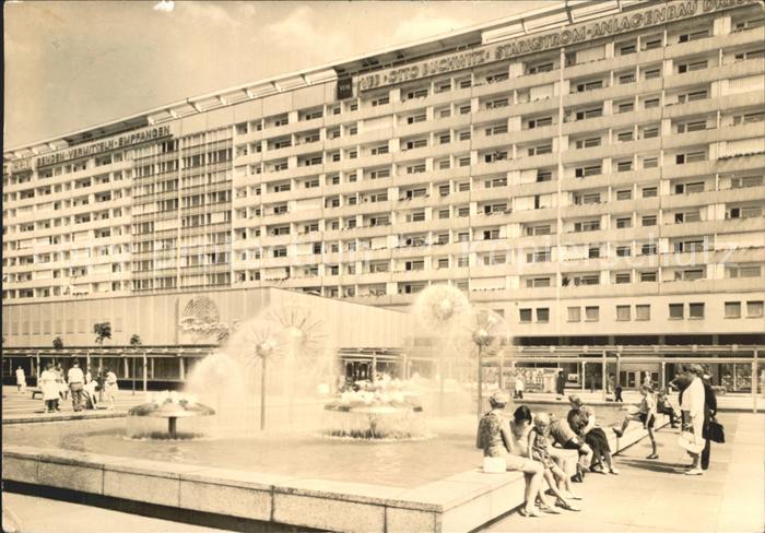 DRESDEN Elbe Prager Strasse Wasserspiele