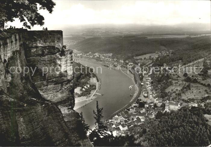 Koenigstein Saechsische Schweiz Panorama Blick von der Festung Elbe