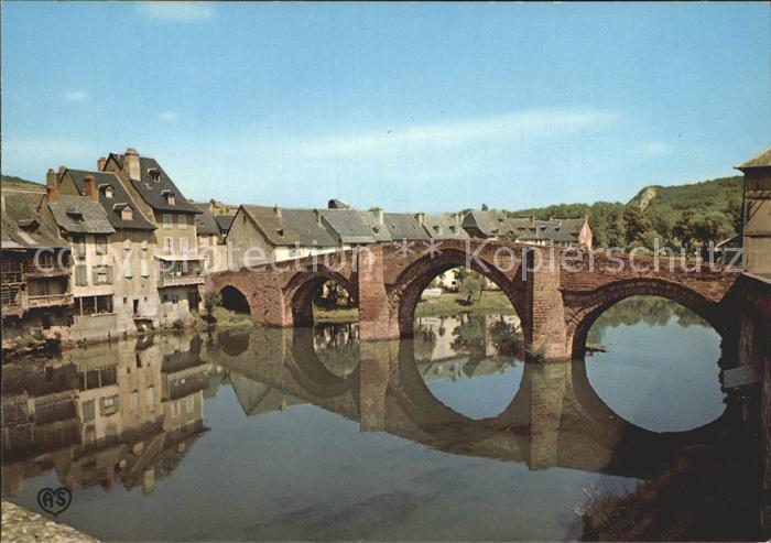 Espalion Pont Gotique sur le Lot XIII siecle vieilles maisons
