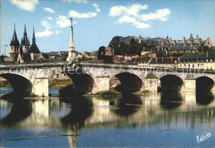 Blois 41 Pont sur la Loire Eglise Saint Nicolas