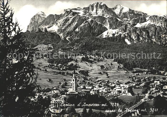 Cortina d Ampezzo Panorama mit Tofane Dolomiten