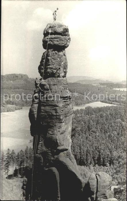 Klettern Bergsteigen Barbarine Pfaffenstein Saechsische Schweiz