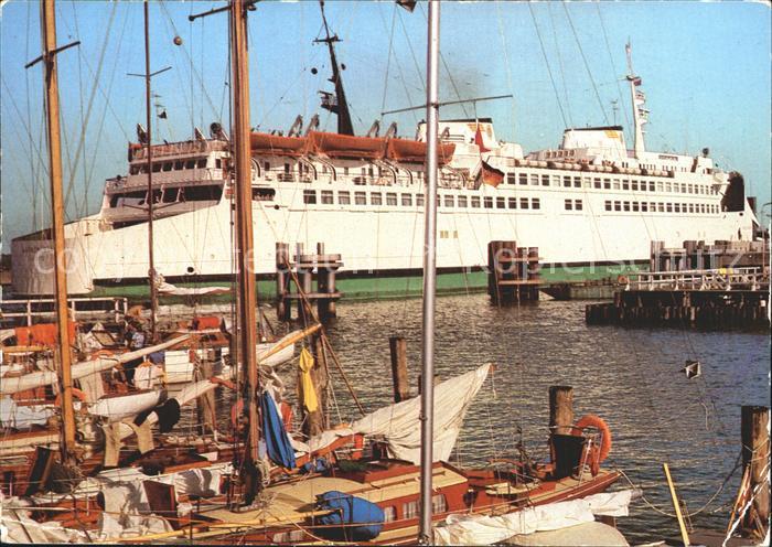 Faehre Ferry Bac Traghetto-- Warnemuende Rostock