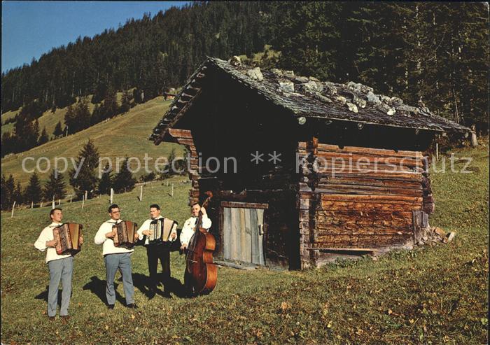 Musikanten Kapelle Echo von Adelboden Berner Oberland Akkordeon Cello