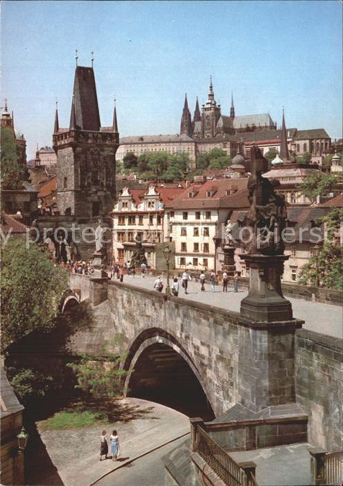 Praha Prahy Prague Schloss mit Karlsbruecke