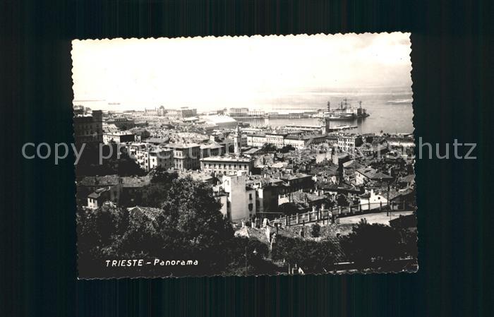 Trieste mit Hafen