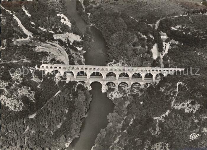 Nimes Fliegeraufnahme Pont du Gard