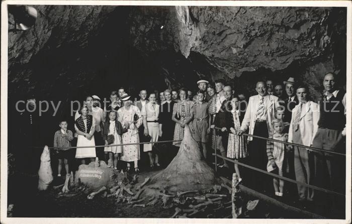 Ruebeland Harz Berggrotte Touristen