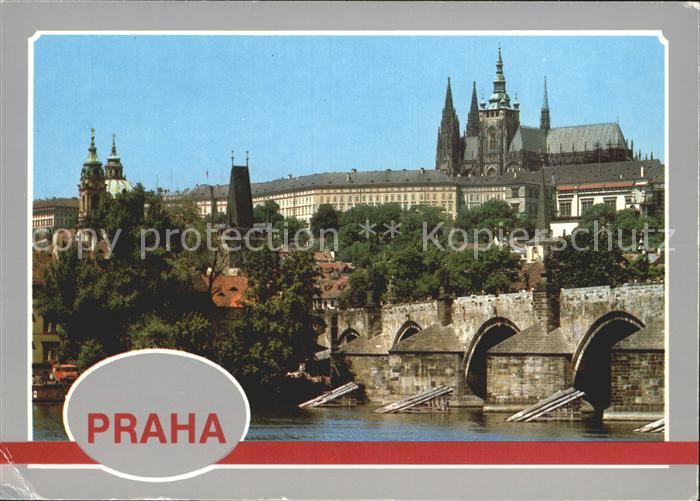 Praha Prahy Prague Bruecke und Burg Hradcany