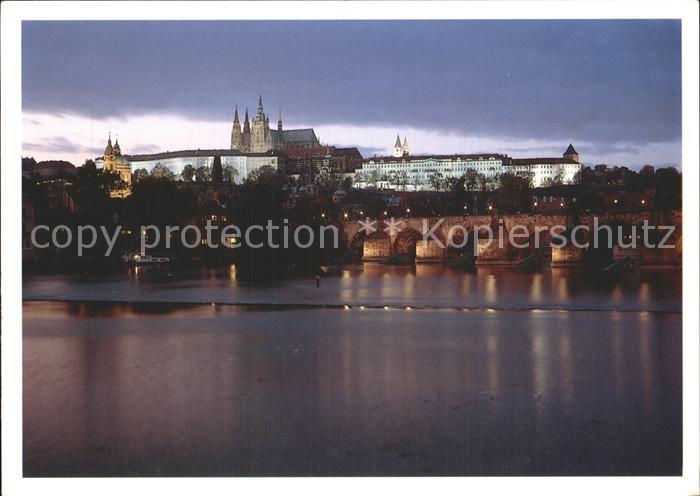 Praha Prahy Prague Burg Karlsbruecke Moldau