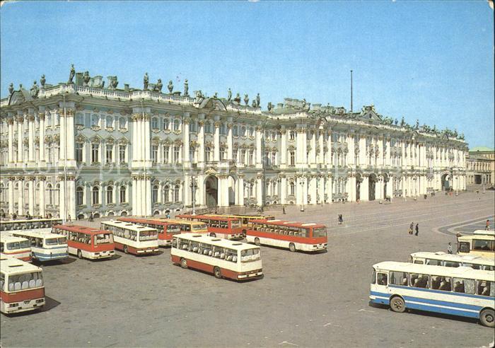 Leningrad St Petersburg Gebaeude und Busse