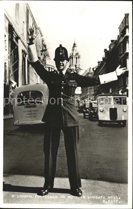 Polizei London Policeman on Duty Ludgate Hill