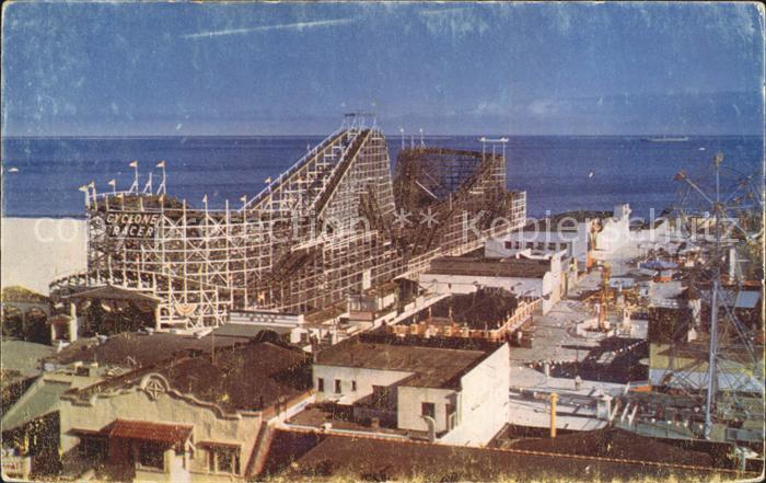 Achterbahn Cyclone Racer Amusement Zone Long Beach