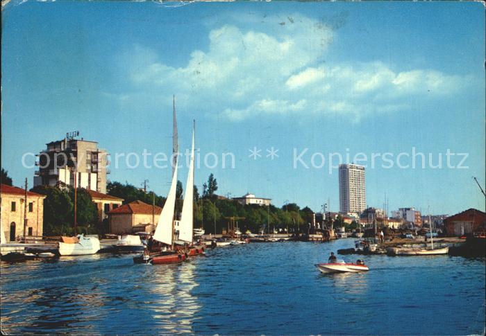 Rimini Hafen-Kanal Wolkenkratzer