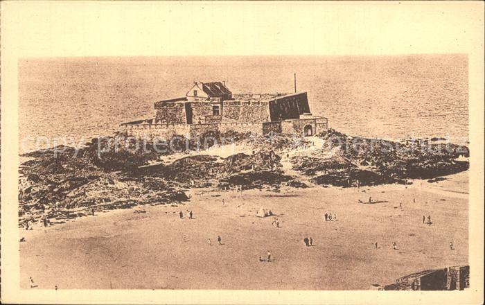 Saint-Malo-de-la-Lande Le Fort National vu du Chateau