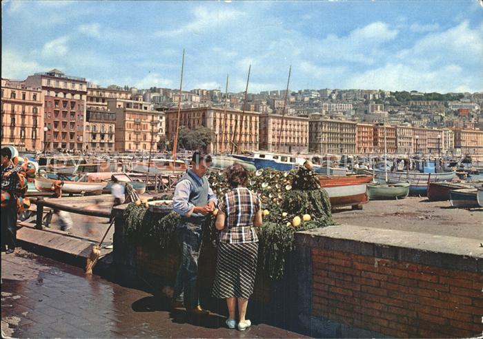 Napoli Neapel Austernhaendler in Mergellina