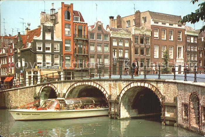 Amsterdam Niederlande Torensluis Bruecke nit dem Krachtenschiff Horatio Nelson